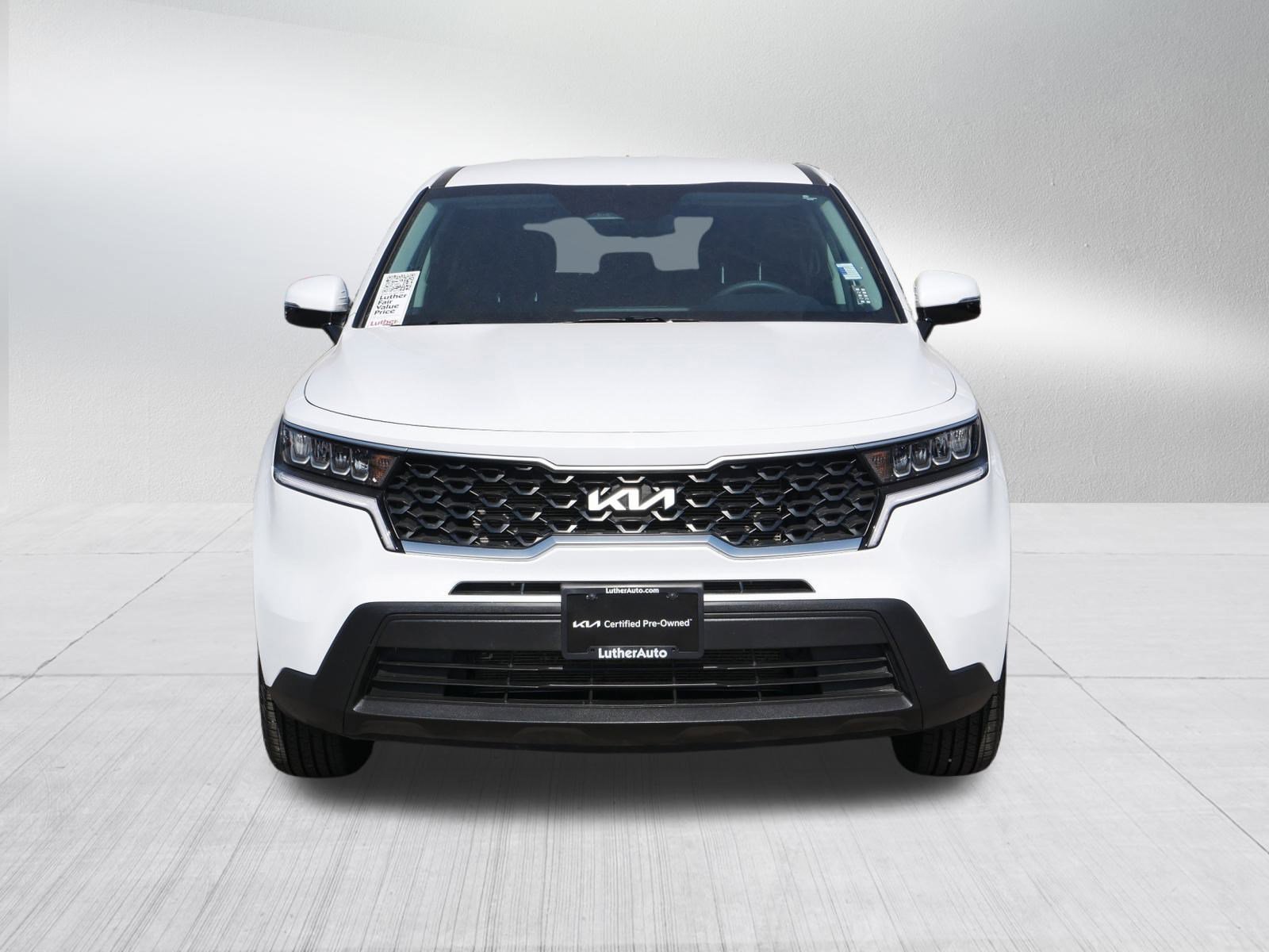 2023 Kia Sorento LX photo 2