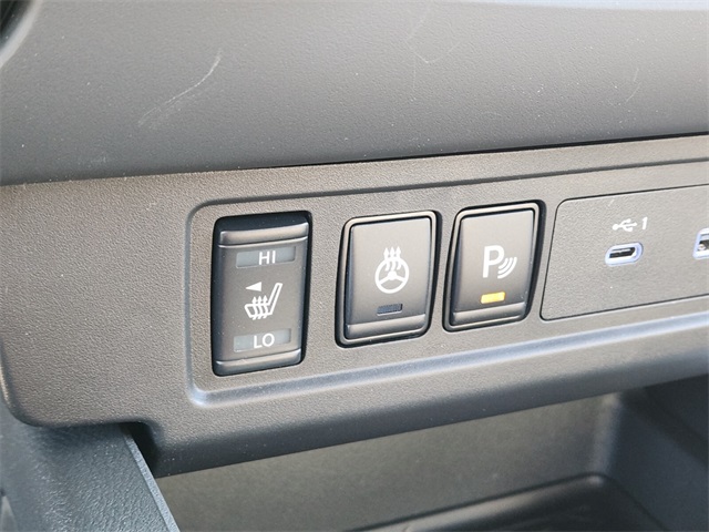 2025 Nissan Frontier SV photo 13