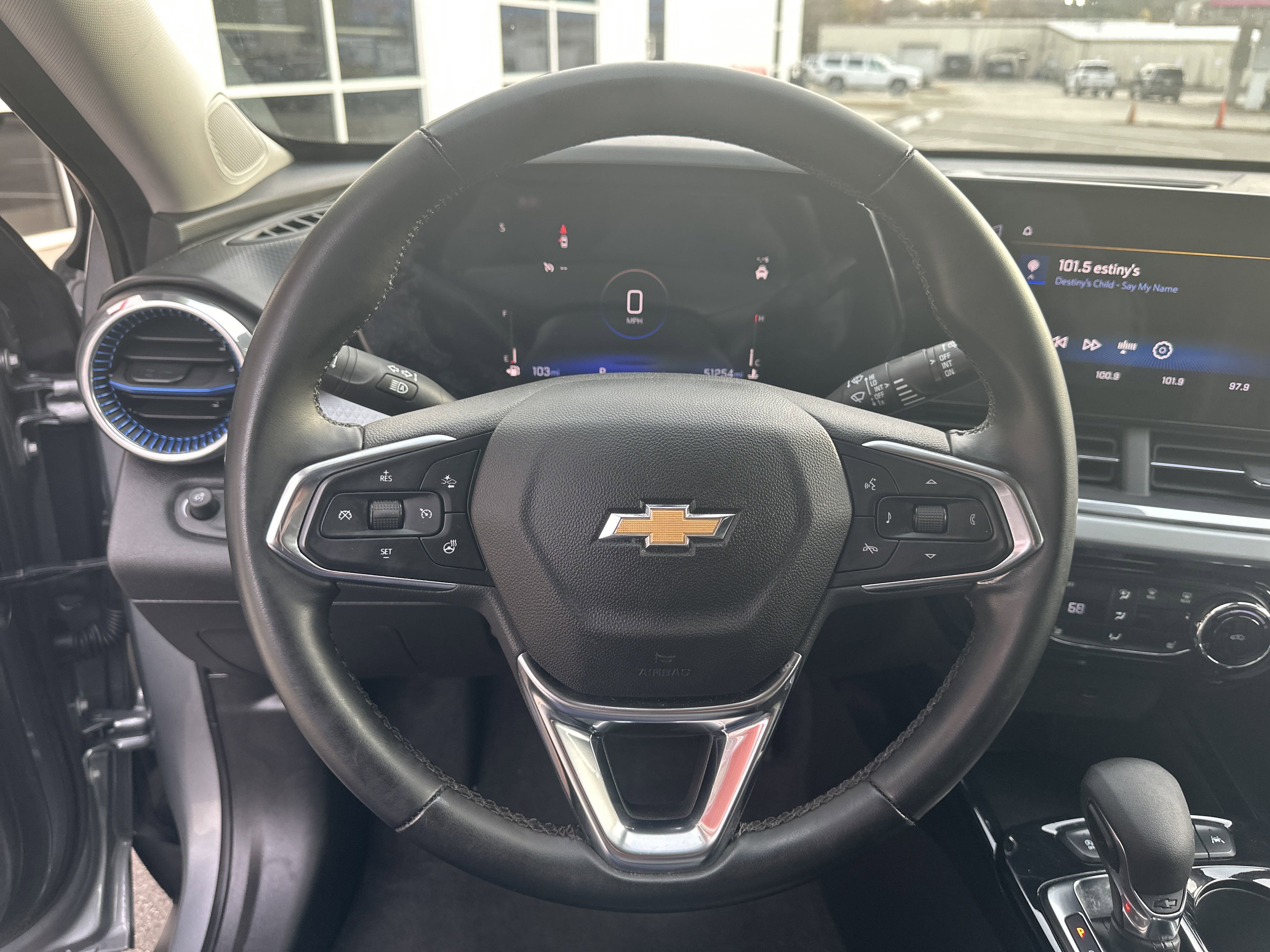 2024 Chevrolet Trax LT photo 4