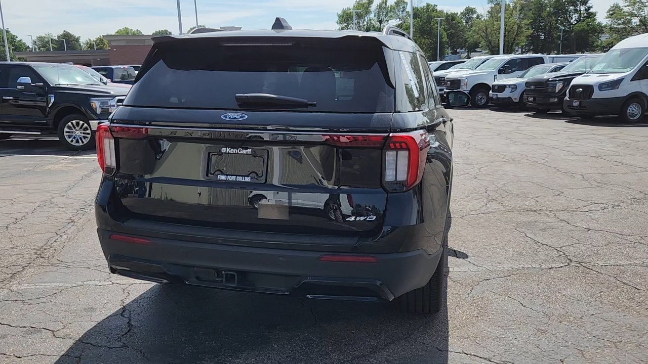 2025 Ford Explorer ST-Line photo 5