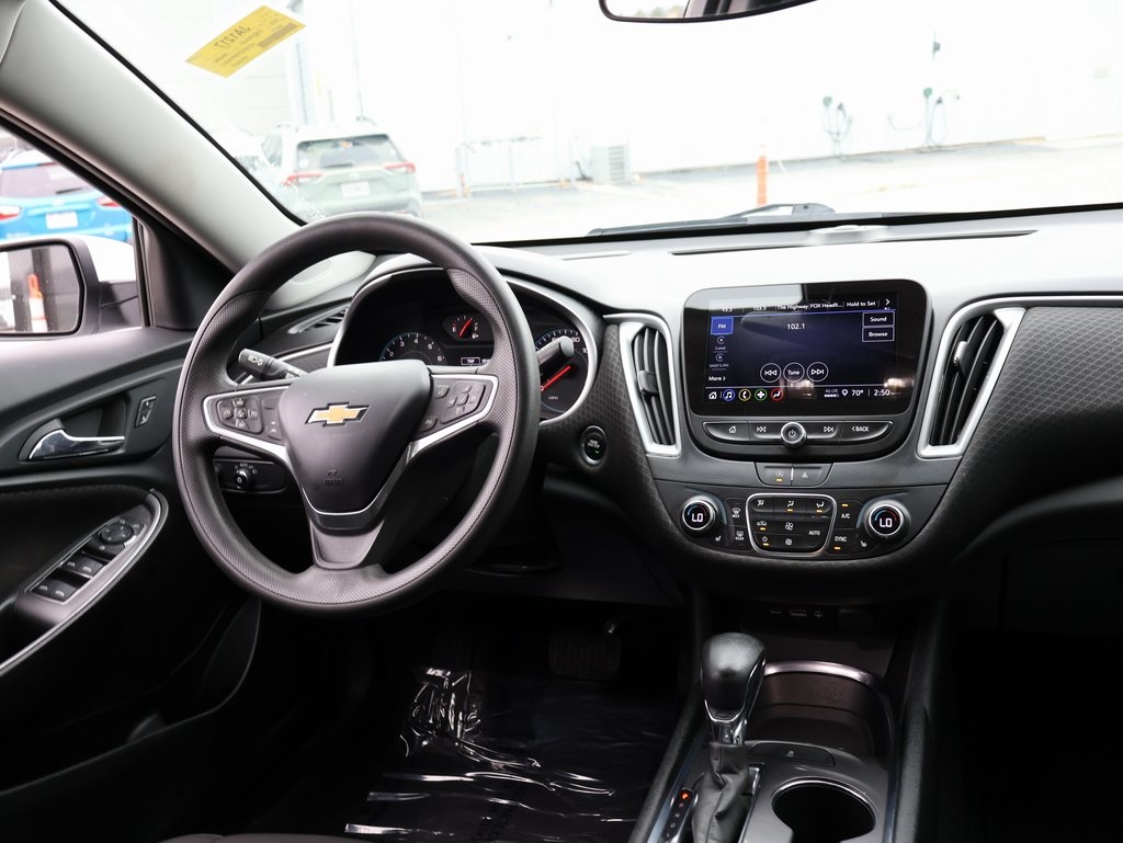 2023 Chevrolet Malibu 1LT photo 13
