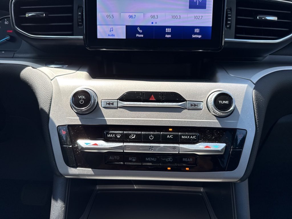 2022 Ford Explorer XLT photo 13