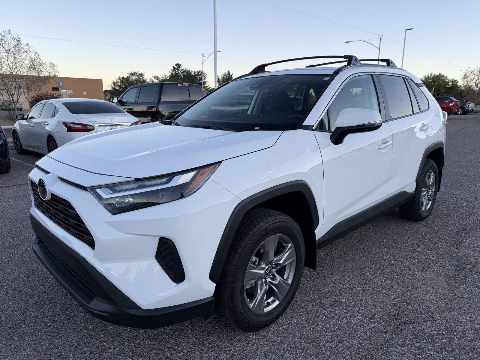 2024 Toyota RAV4 XLE's photo