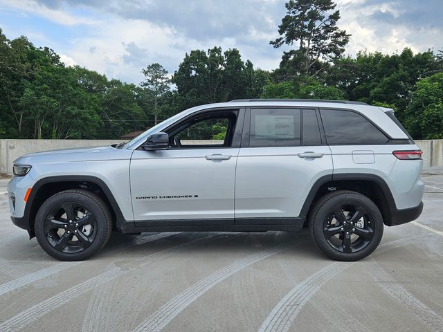 2025 Jeep Grand Cherokee Limited photo 4