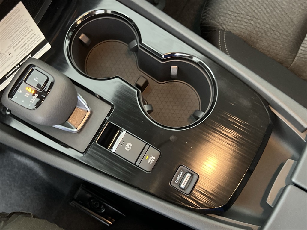 2026 Nissan Rogue SV photo 18