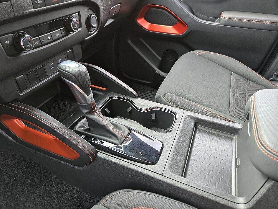 2024 Nissan Frontier PRO-4X photo 15