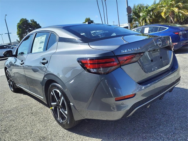 2025 Nissan Sentra SV photo 10