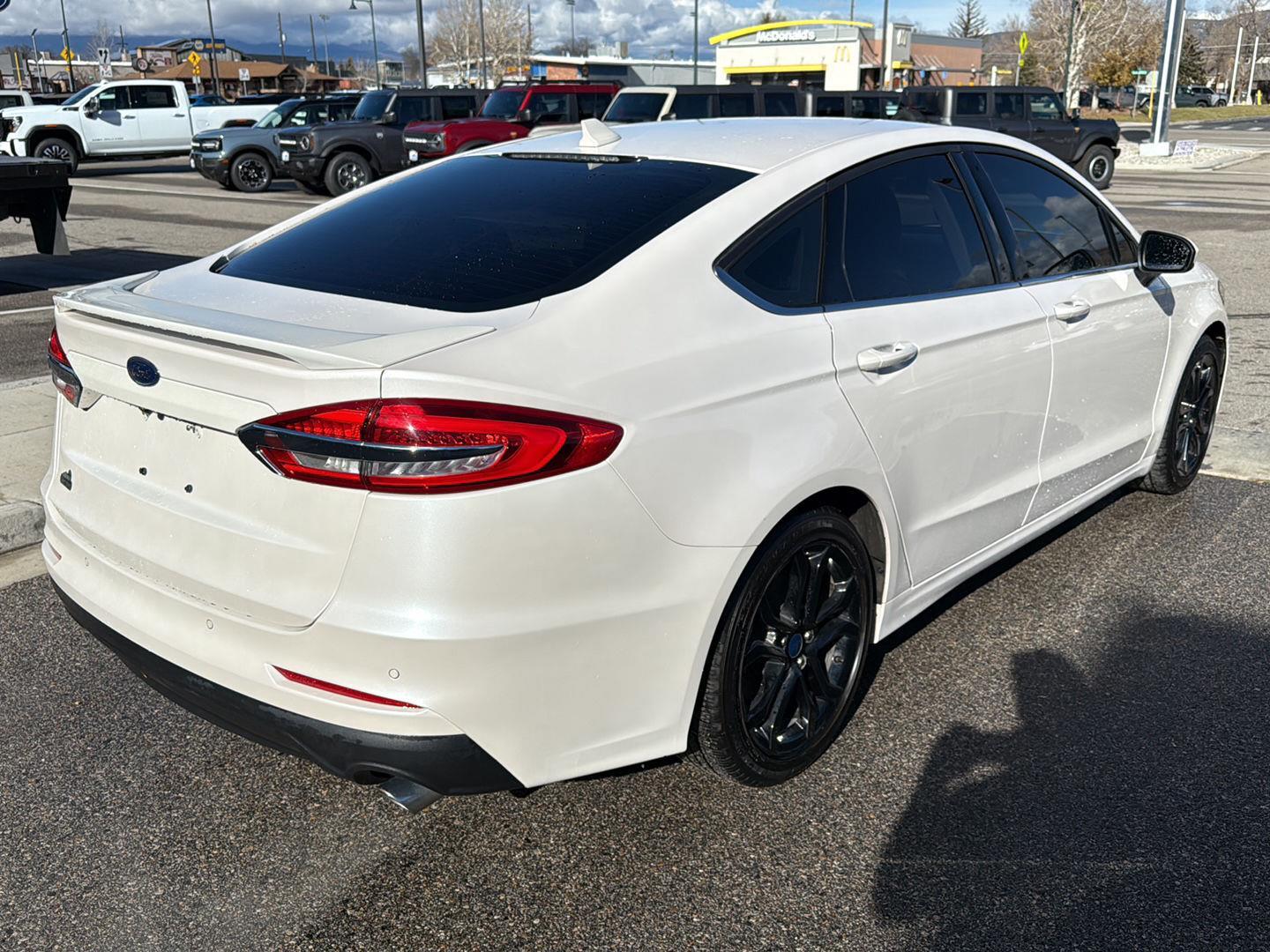 2019 Ford Fusion SE photo 2