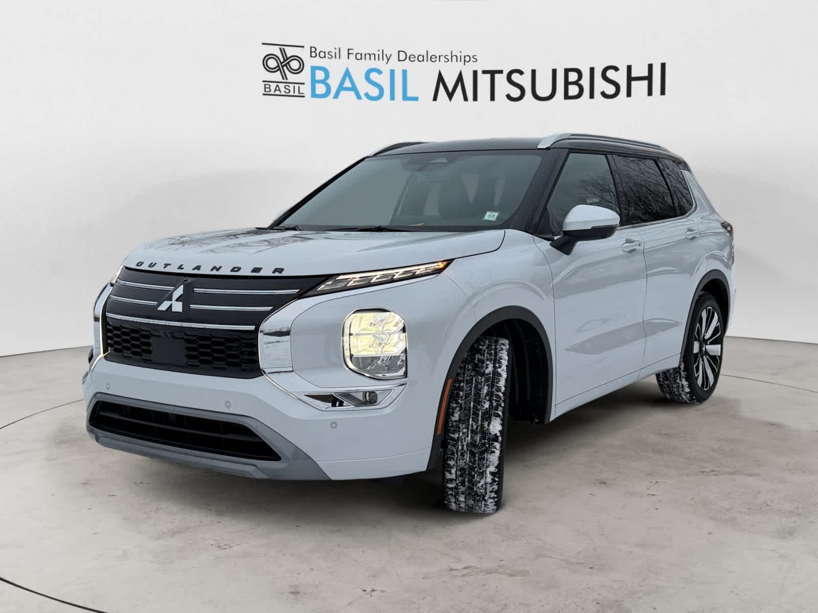 2025 Mitsubishi Outlander SEL's photo