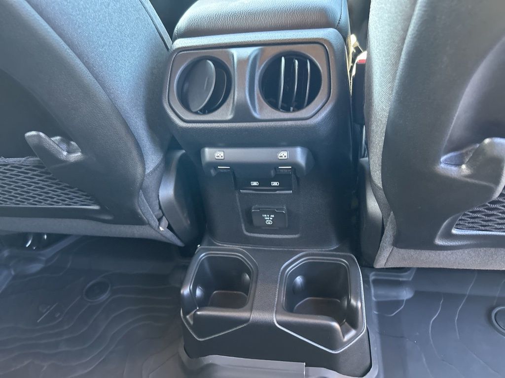 2024 Jeep Wrangler Rubicon photo 22