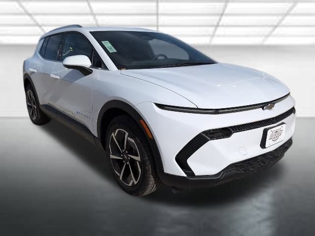 2026 Chevrolet Equinox EV 2LT's photo