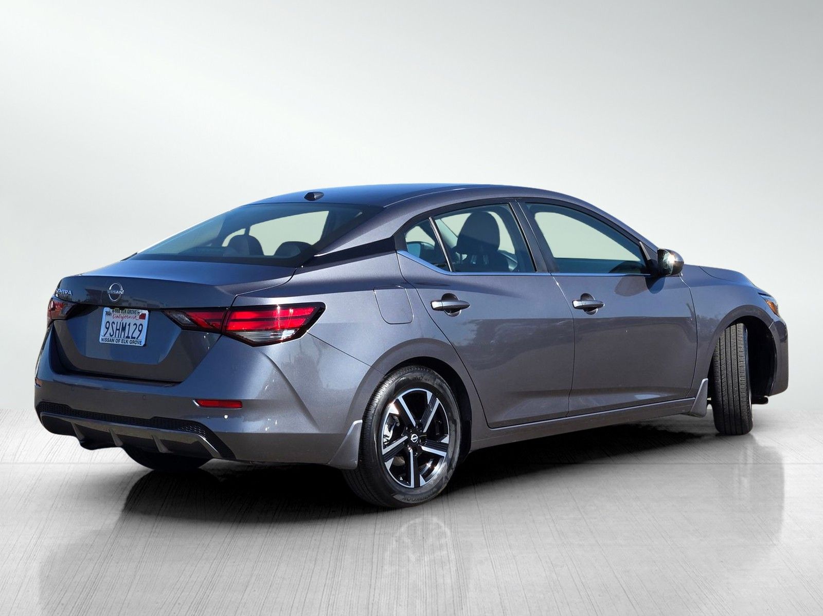 2025 Nissan Sentra SV photo 4