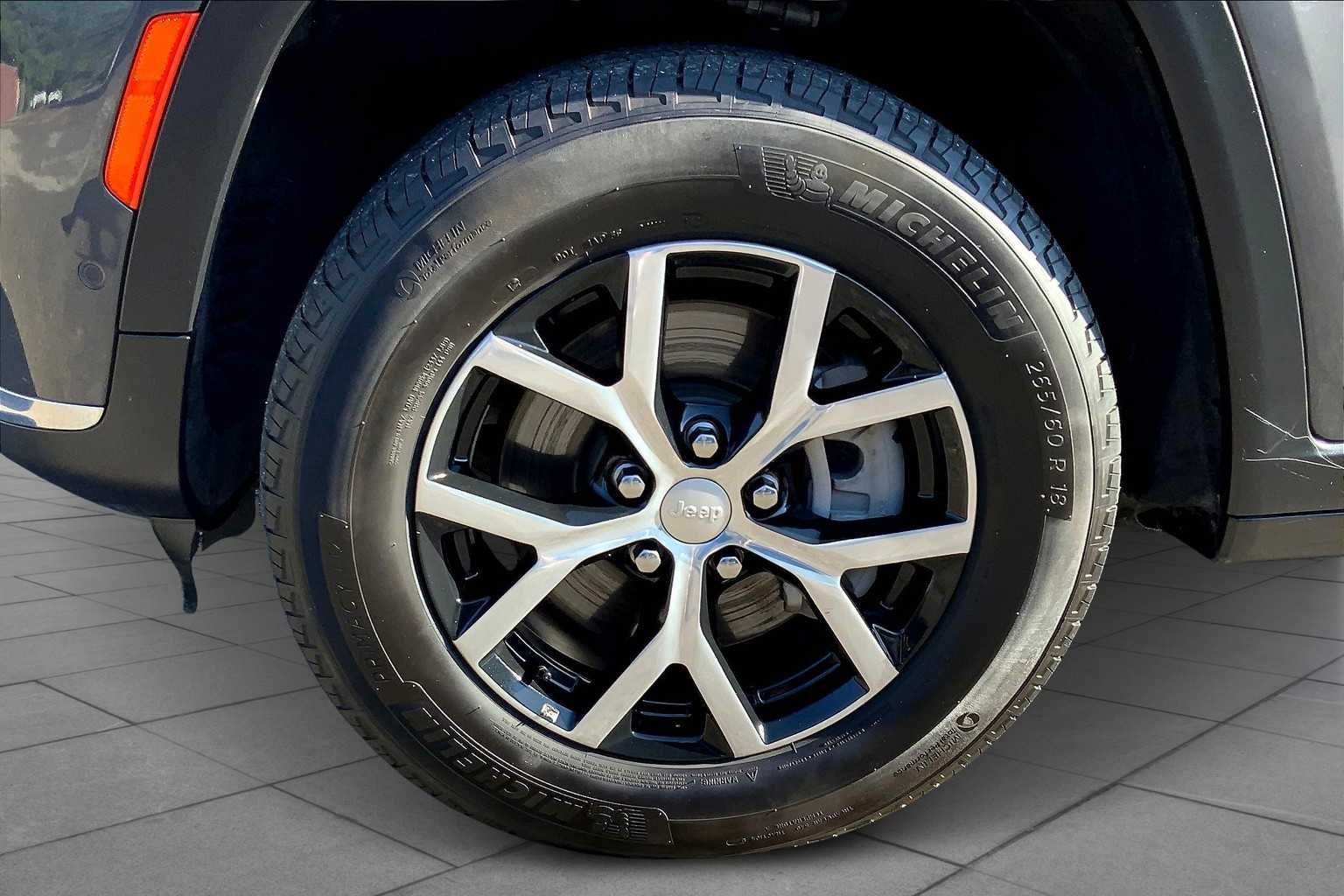 2024 Jeep Grand Cherokee Limited photo 10