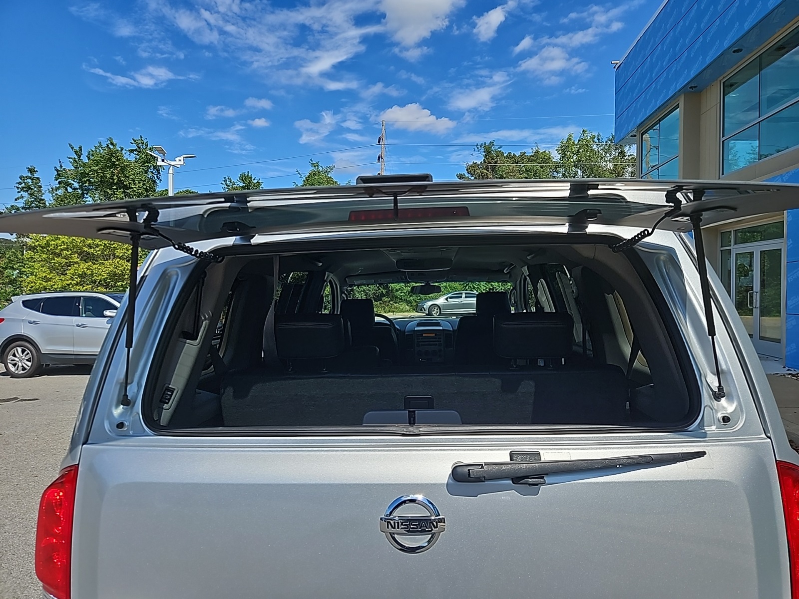 2005 Nissan Armada LE photo 20
