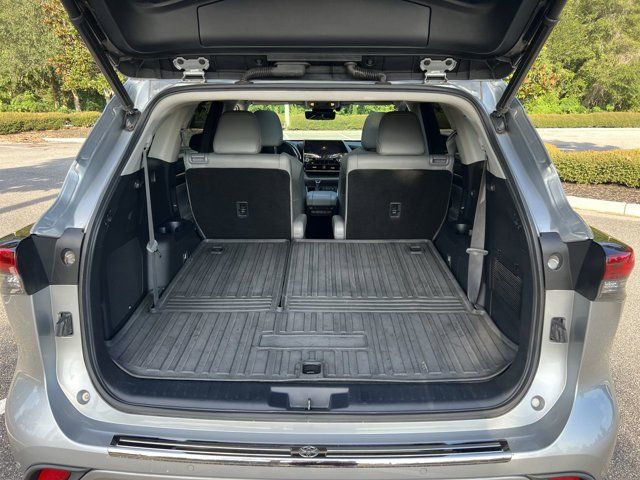 2021 Toyota Highlander Platinum photo 15