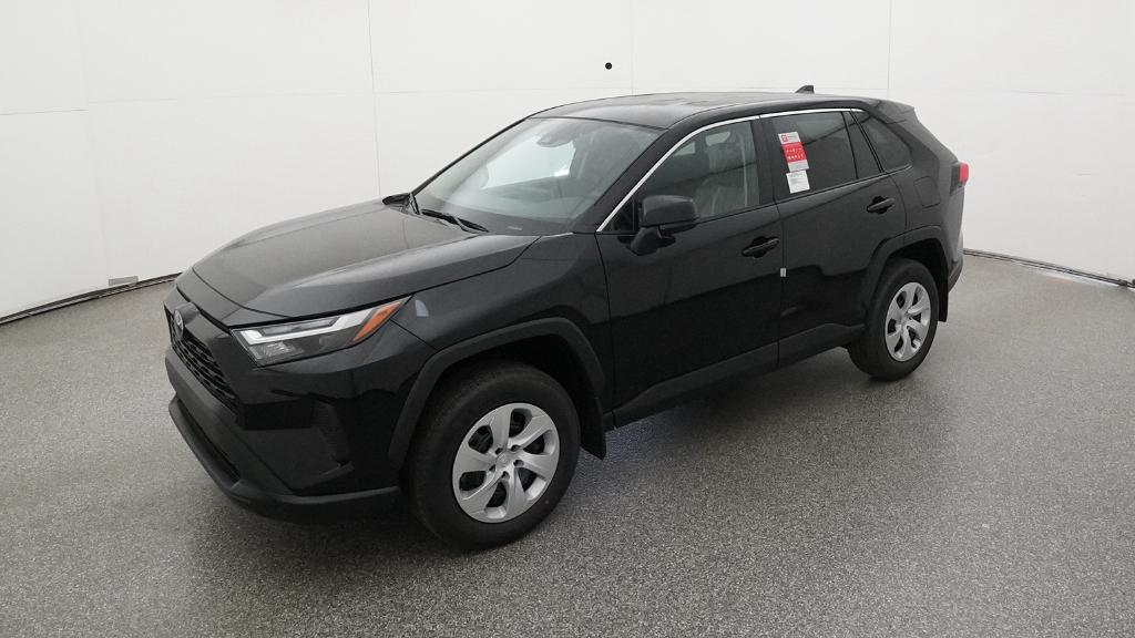 2025 Toyota RAV4 LE's photo