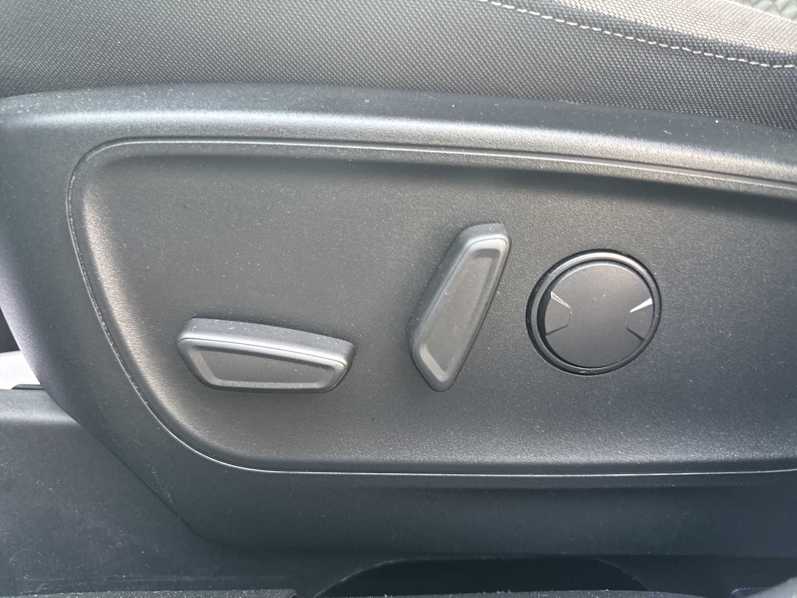 2020 Ford Escape SE photo 16