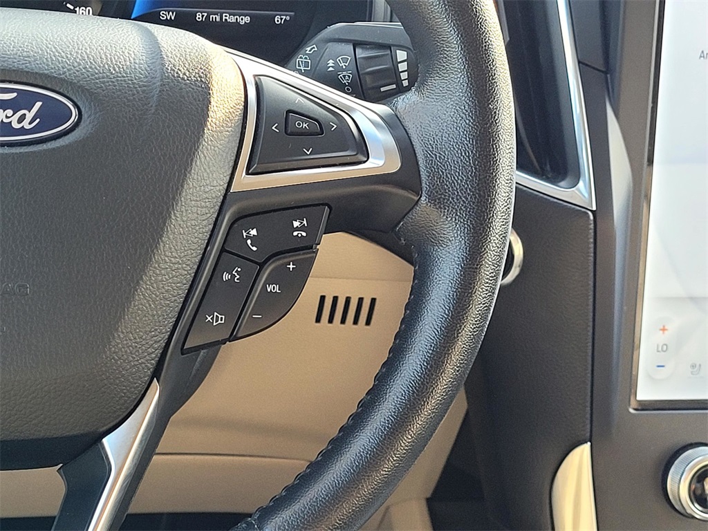 2022 Ford Edge Titanium photo 25