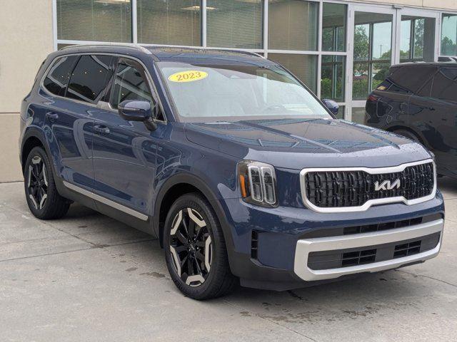 2023 Kia Telluride EX photo 3