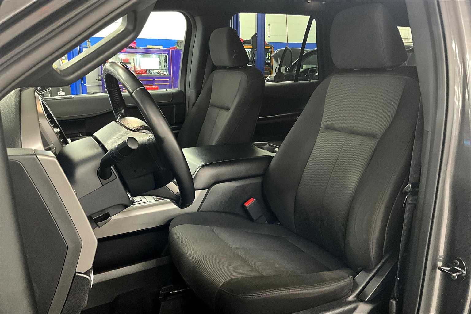 2021 Ford Expedition MAX XLT photo 7