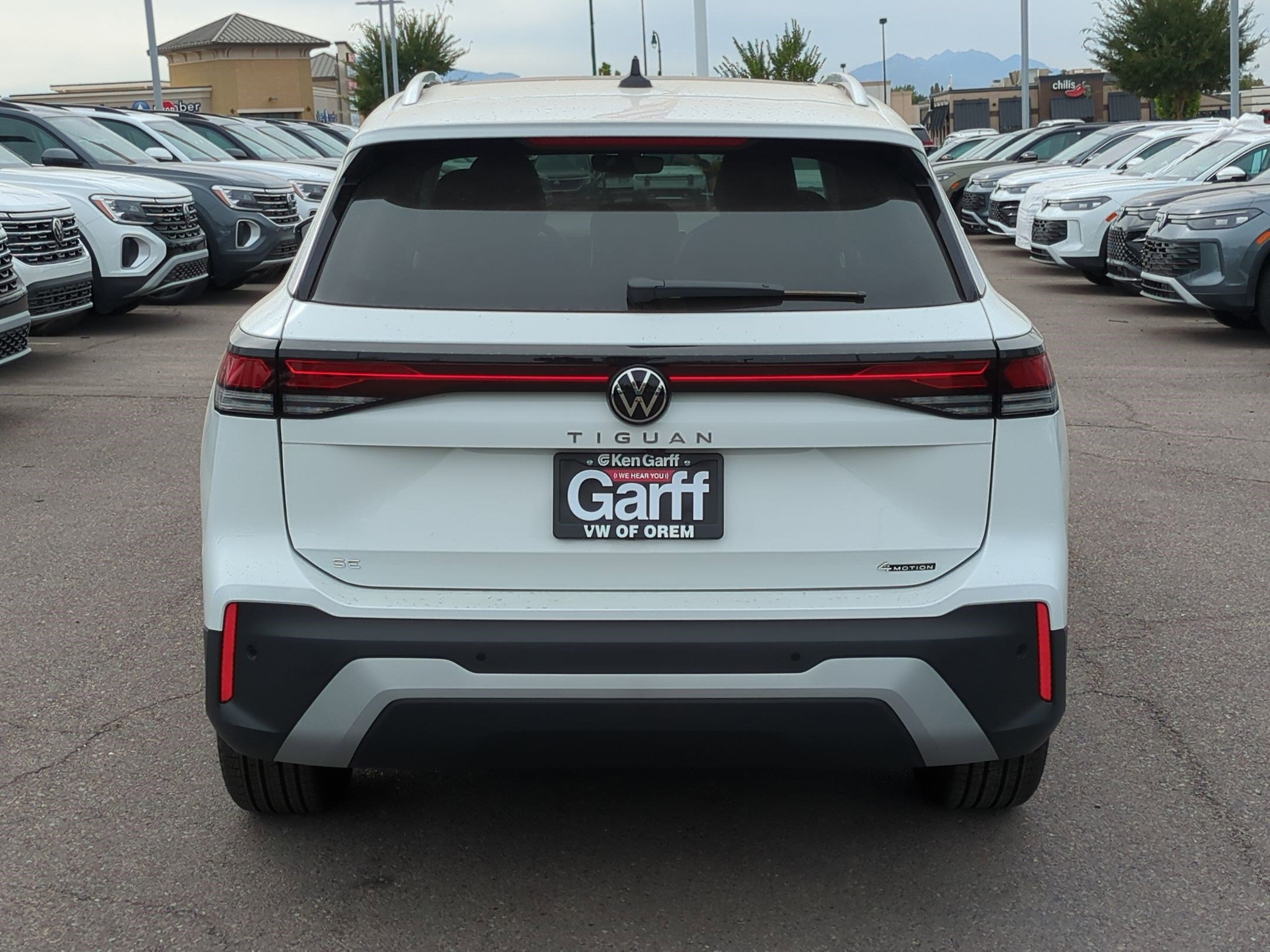 2025 Volkswagen Tiguan SE photo 4