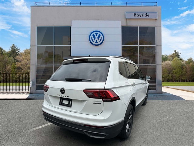 2022 Volkswagen Tiguan SE photo 2