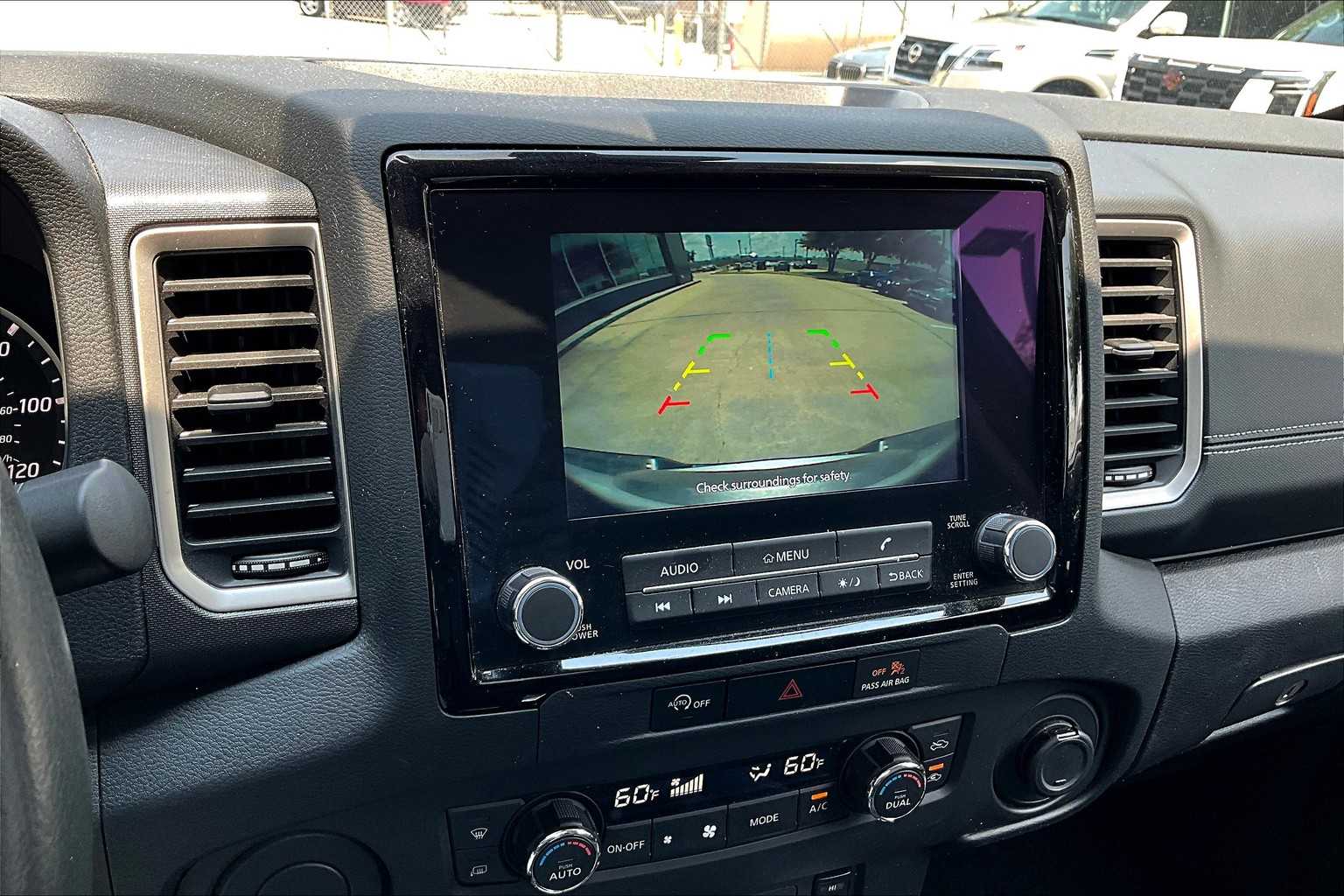 2024 Nissan Frontier SL photo 25