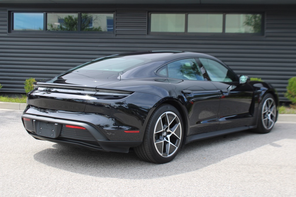 2025 Porsche Taycan Base photo 7