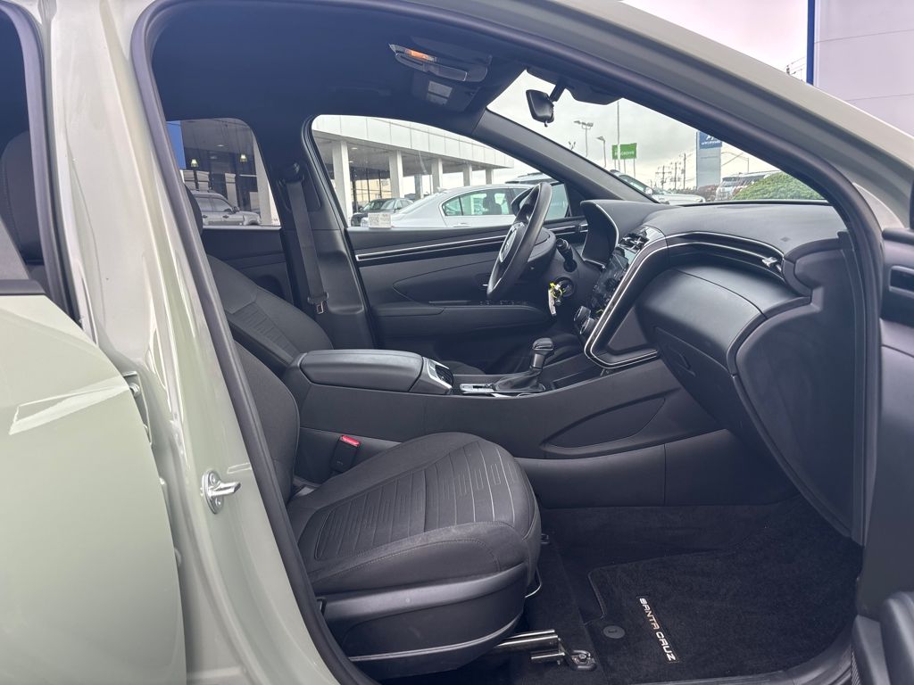 2024 Hyundai Santa Cruz SE photo 4