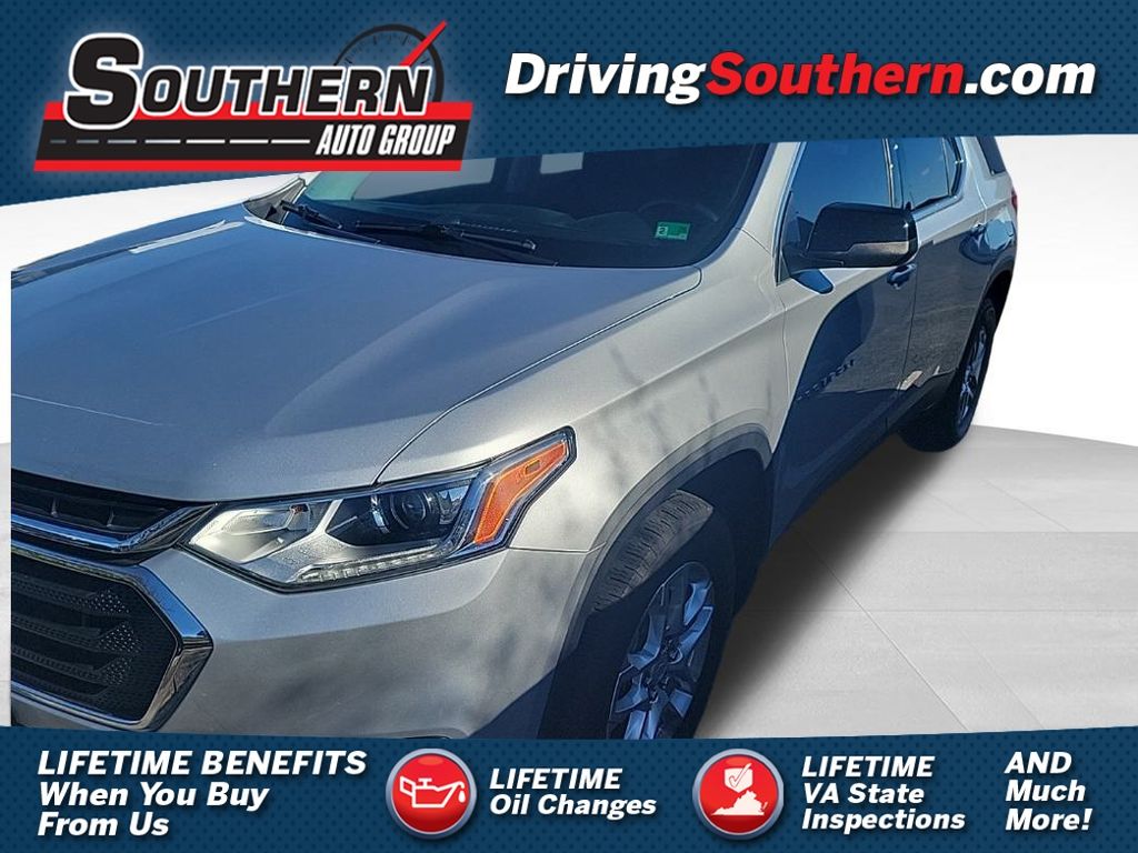 2021 Chevrolet Traverse LS's photo