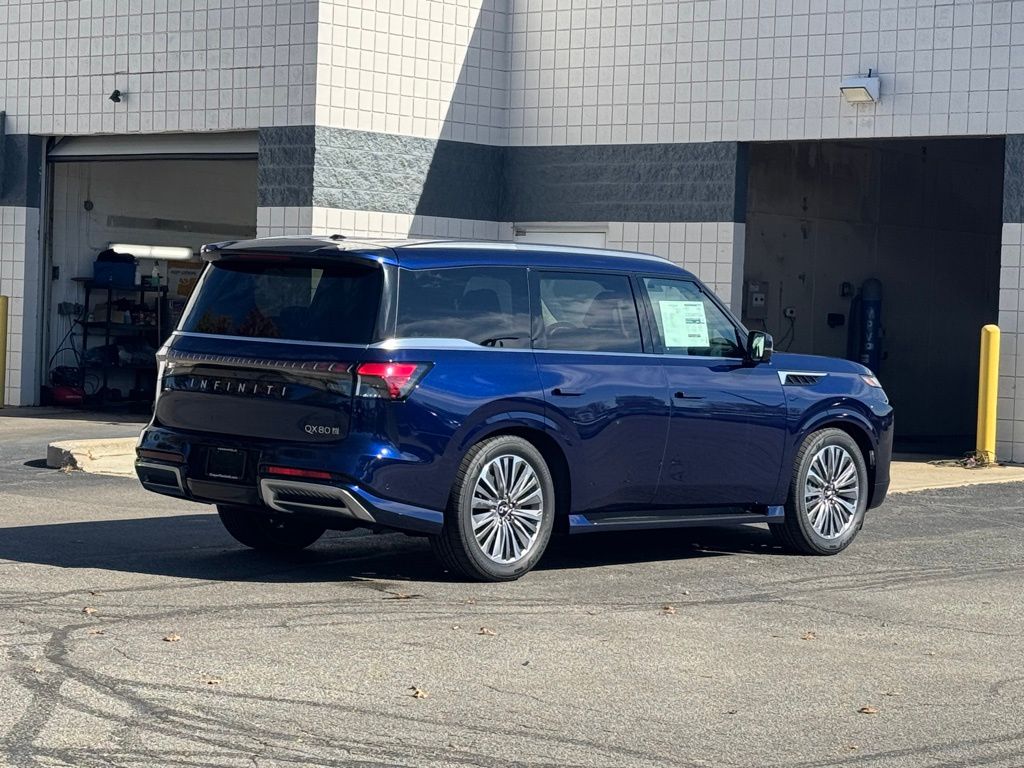 2025 Infiniti QX80 Luxe photo 4