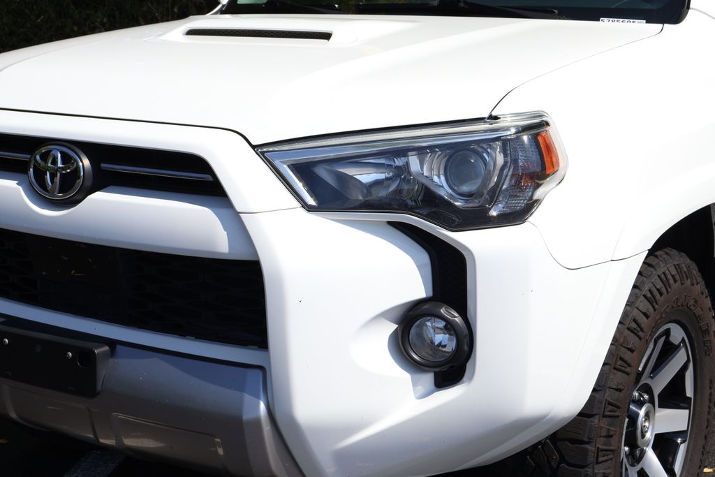 2020 Toyota 4Runner TRD Off-Road photo 3