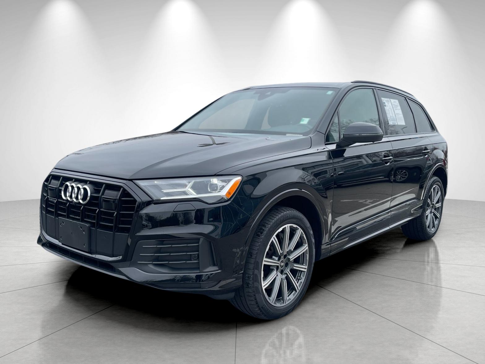 2023 Audi Q7 Premium Plus's photo