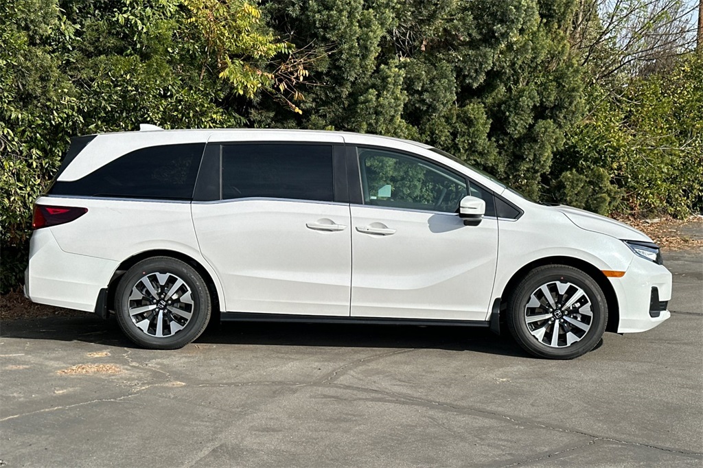 2025 Honda Odyssey EX-L photo 2