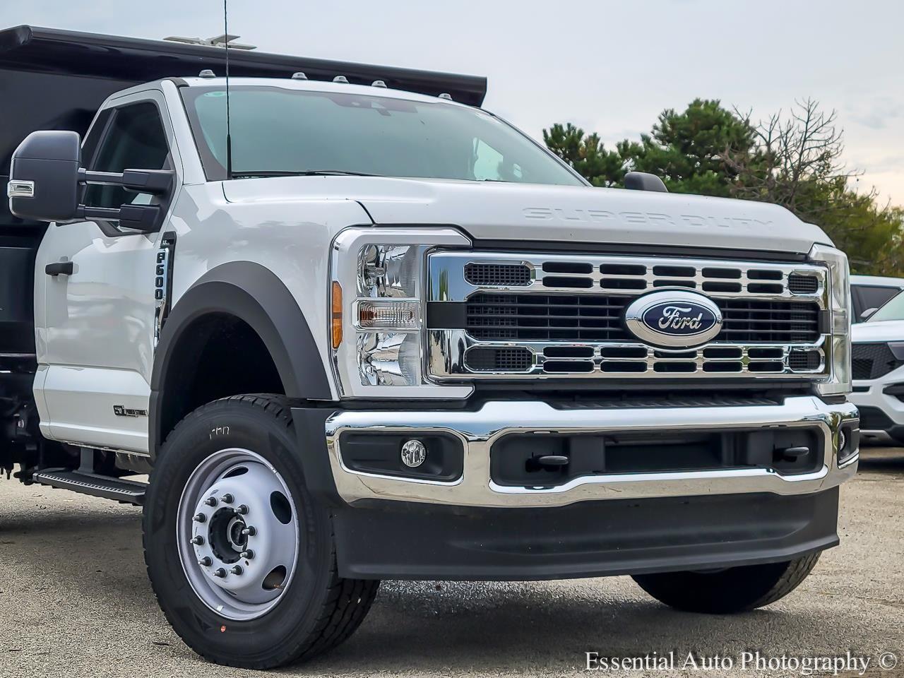 2024 Ford F-600 photo 2