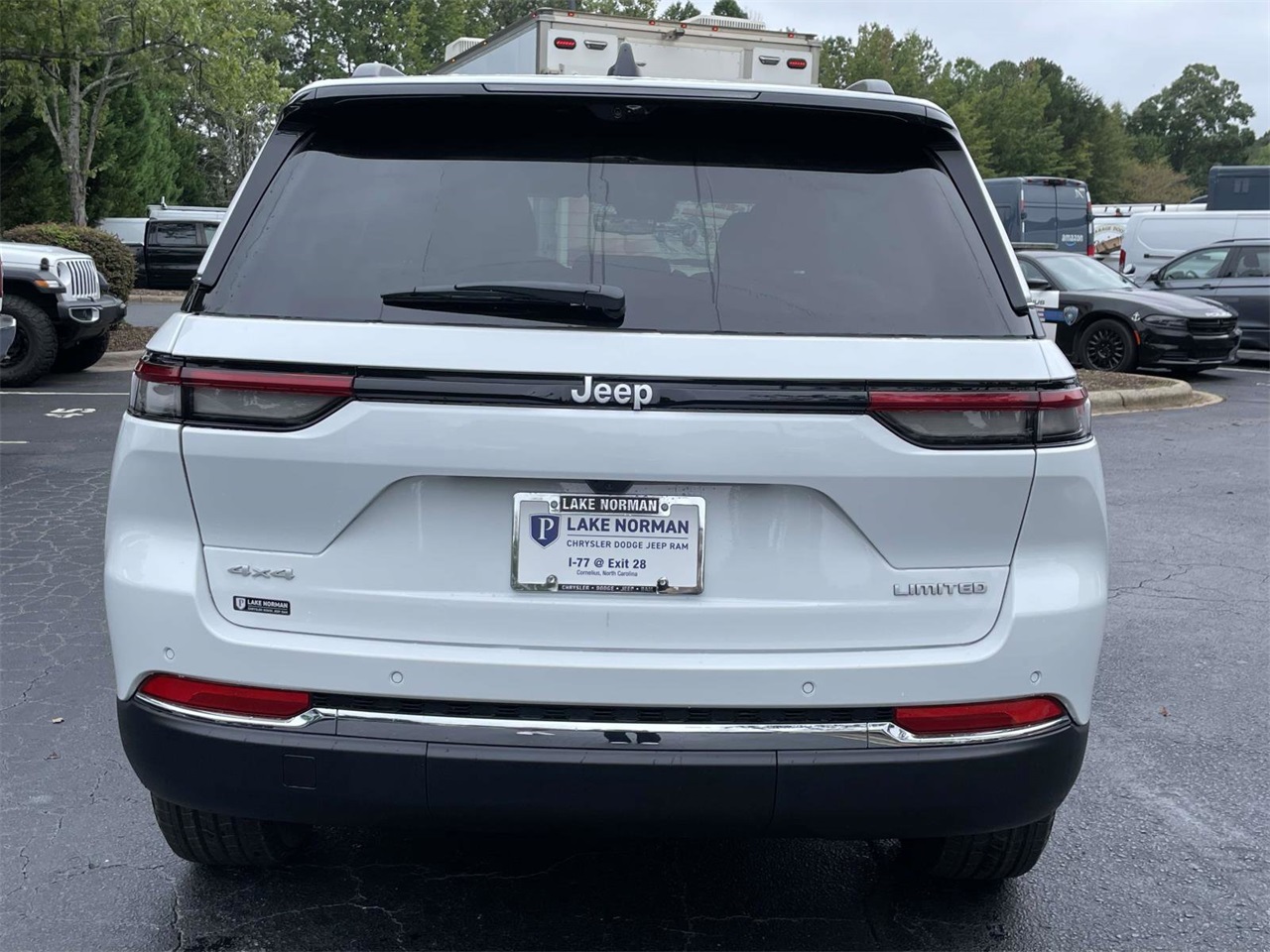 2025 Jeep Grand Cherokee Limited photo 3