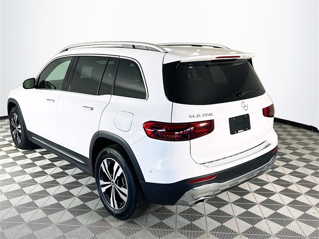 2025 Mercedes Benz GLB 250 photo 4