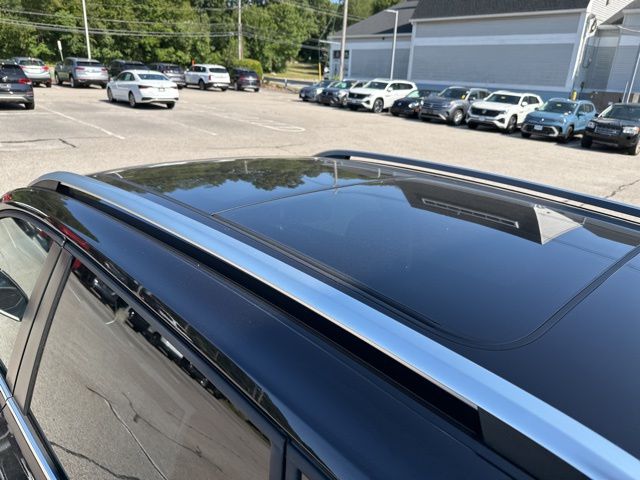 2025 Volkswagen Taos SE photo 9