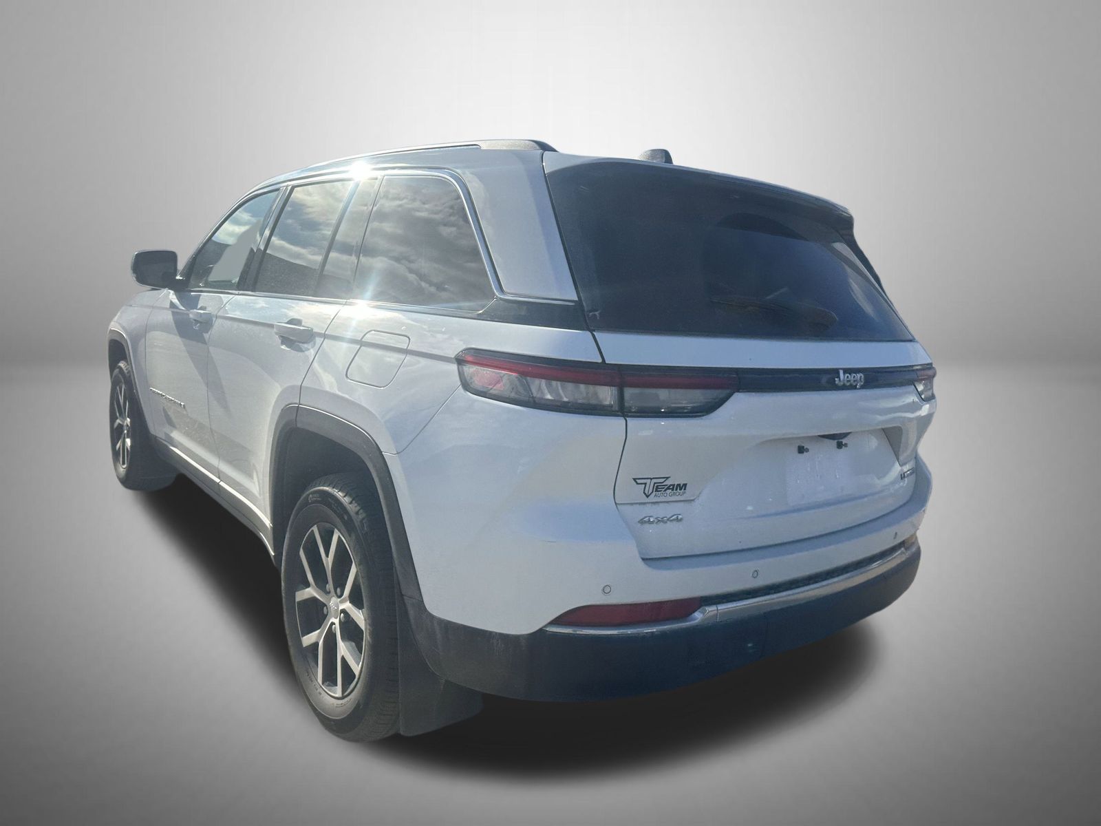 2023 Jeep Grand Cherokee Limited photo 4