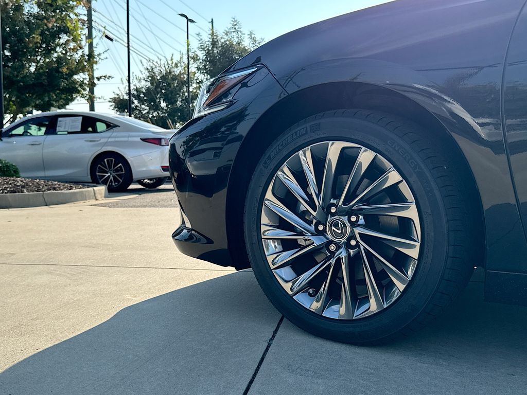 2024 Lexus ES 350 Luxury photo 12
