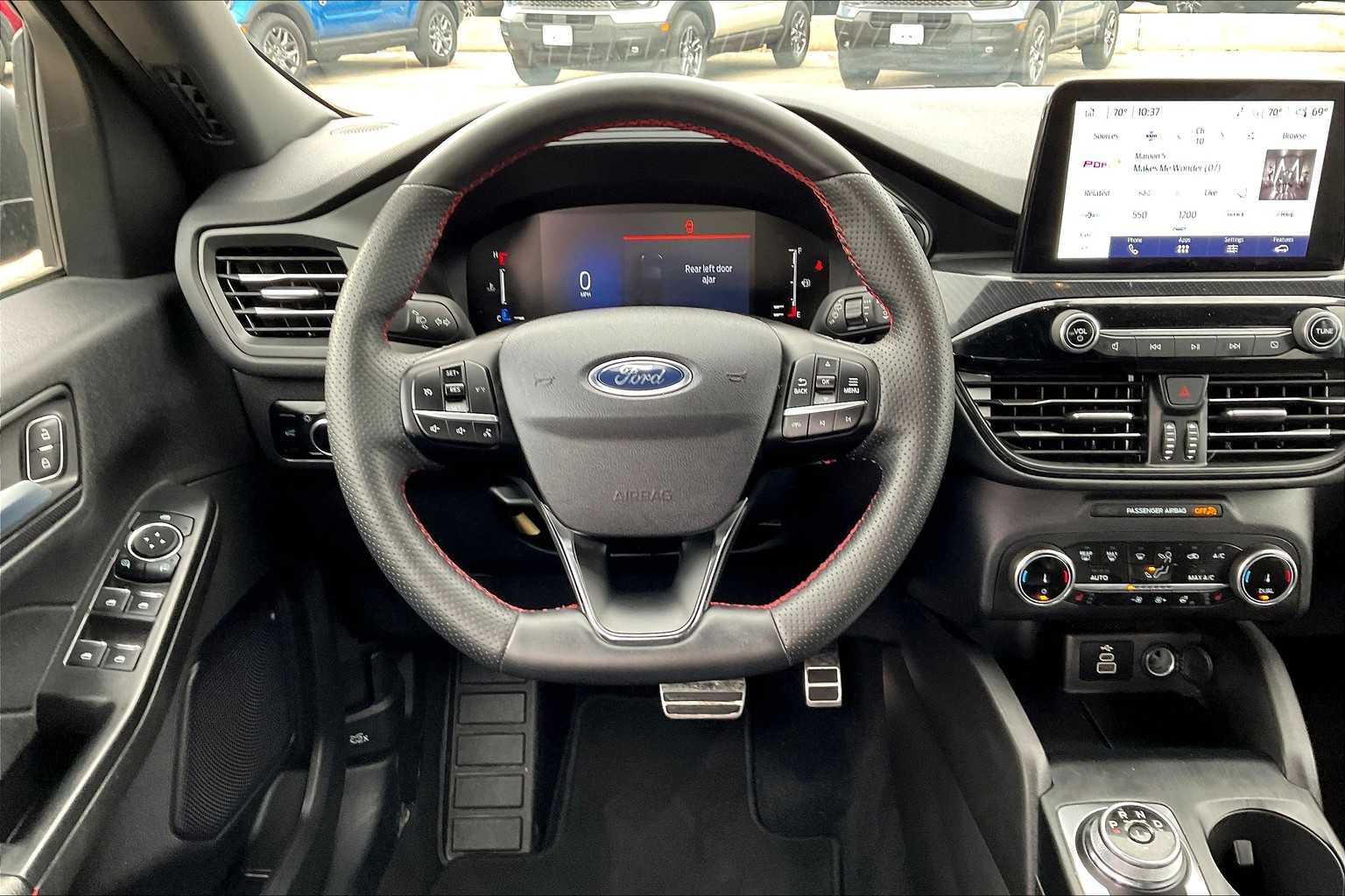 2024 Ford Escape ST-Line photo 4