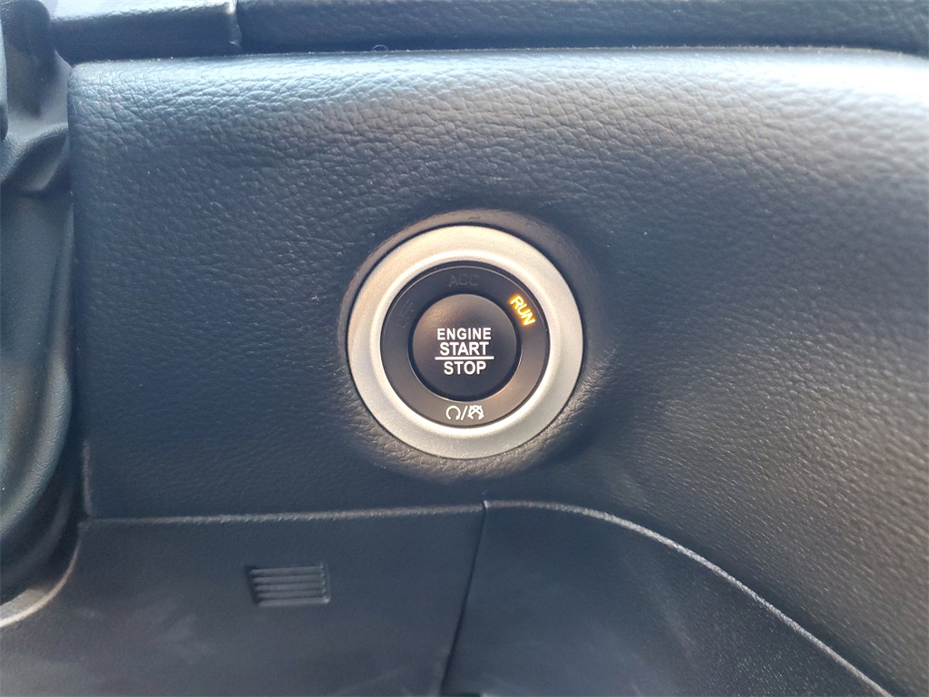 2024 Chrysler Pacifica Touring photo 26
