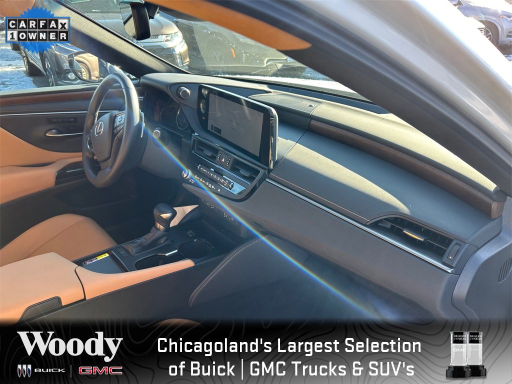 2025 LEXUS ES - Image 35