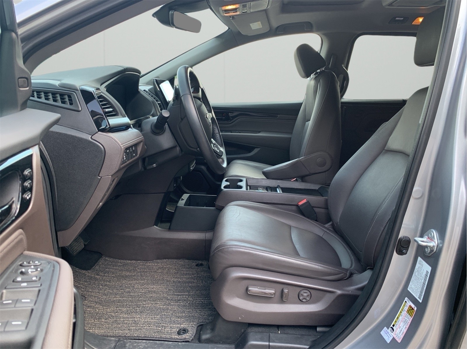 2023 Honda Odyssey Touring photo 10