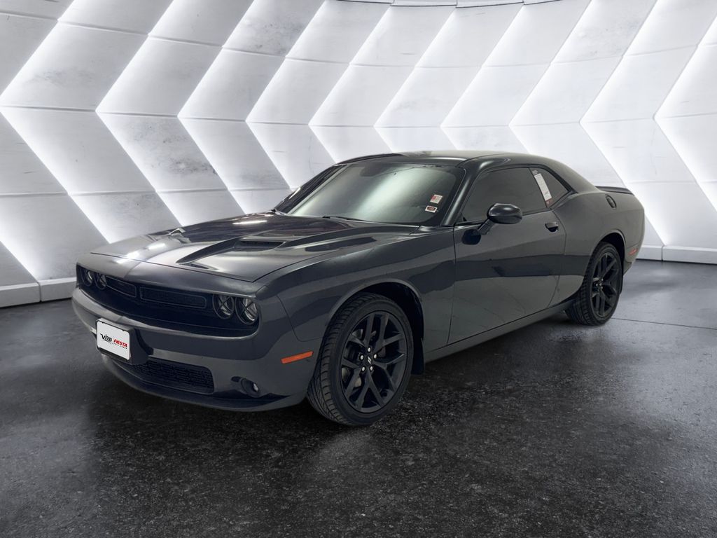 2019 Dodge Challenger SXT photo 3
