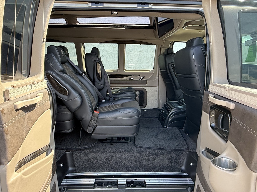 2025 Gmc Savana photo 27
