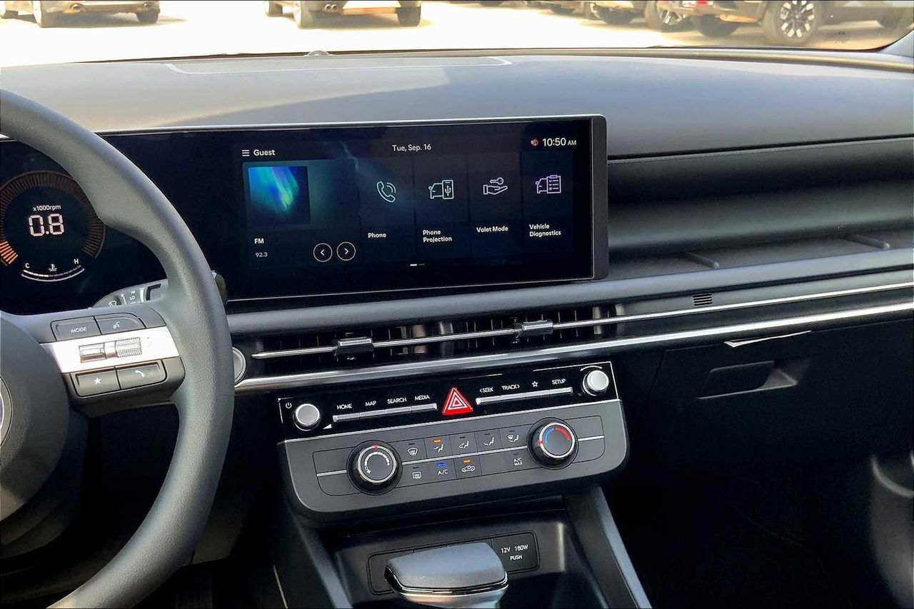 2026 Hyundai Santa Cruz SE photo 6