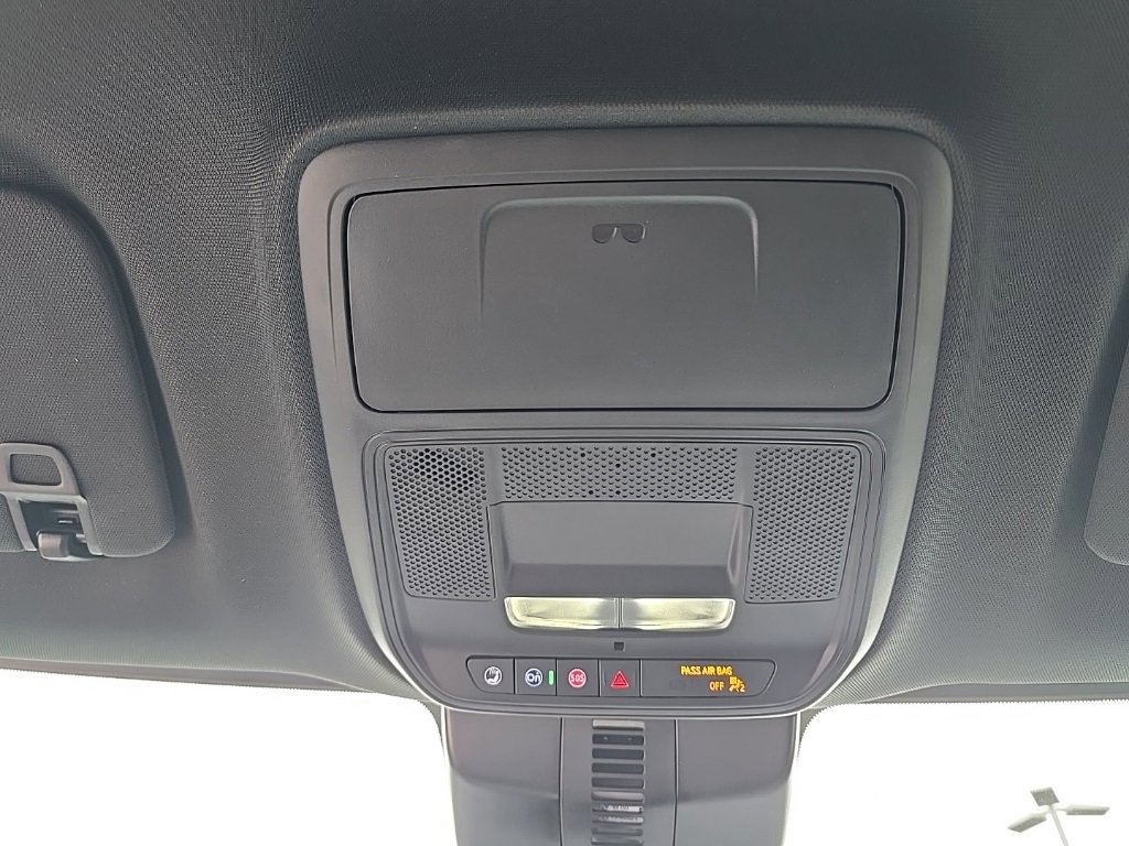 2025 Chevrolet Traverse photo 18