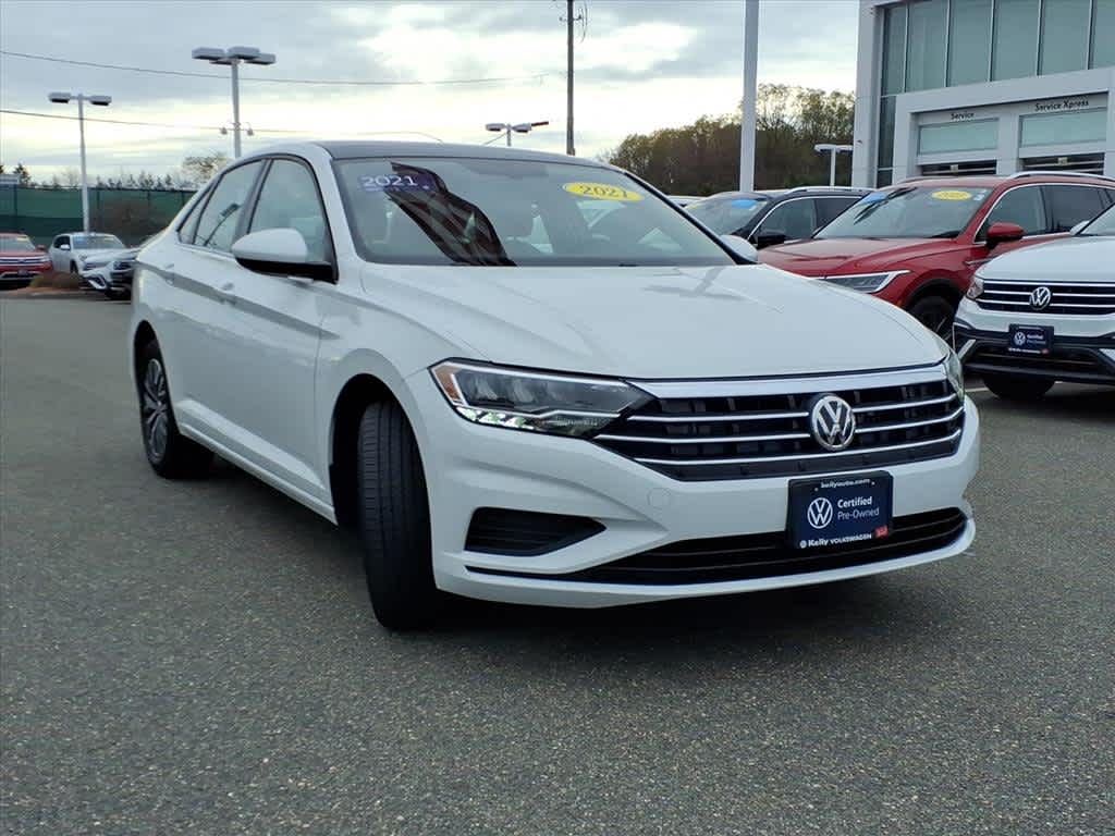 2021 Volkswagen Jetta SE R-Line photo 2