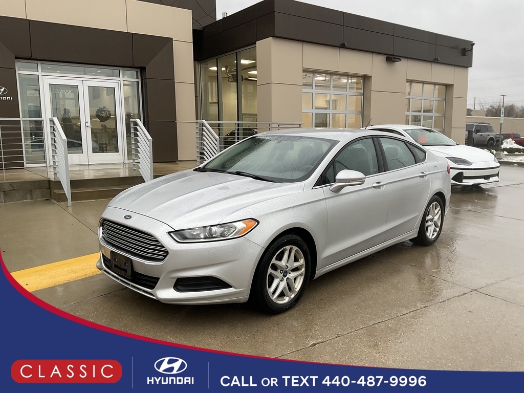 2014 Ford Fusion SE's photo